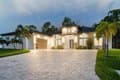 2777 Lucaya Ave