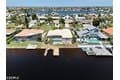 702 SW 52nd St