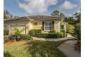915 SW Barclay Ct