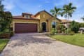 13920 Karina St